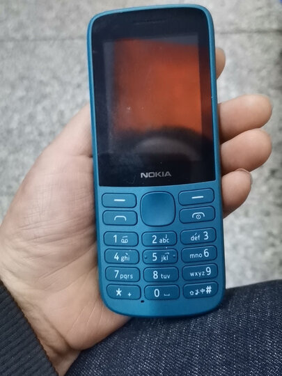 诺基亚215:"给老人用的挺好用,不会弄的客服都耐心的给指导了" - 京东