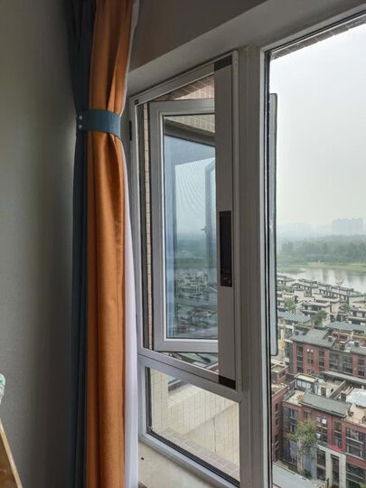 摩尔戴克(moore deckard):"外观款式:这是是我见过的最透亮的纱窗