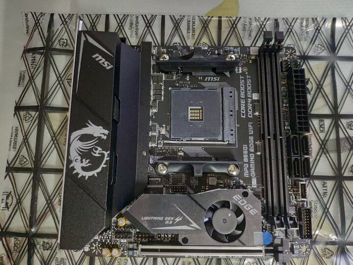 微星mpg b550i gaming edge wifi:"9600k暴毙,售后要一个月,索性换