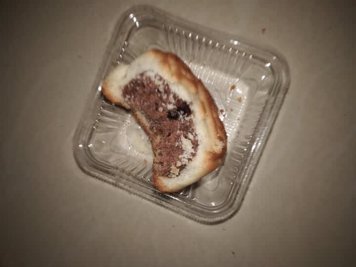 月饼皮真的是不好吃,.