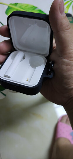 莜茉小米air2se蓝牙耳机保护套:"挺契合,但是不知道这个挂钩会不会把