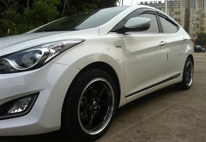 双出内回压排气 白色朗动改装te37,绝对运动中的经典,防盗螺丝很给力