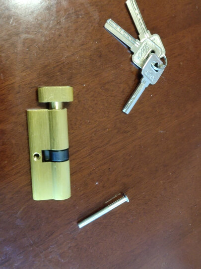 全铜的,钥匙也漂亮,性价比超高!