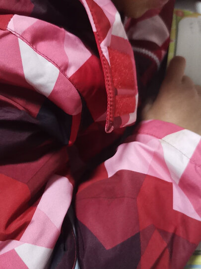 水孩儿(souhait):"衣服里面加了绒,袖子没有加,这样也方便好动娃们