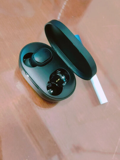 小米redmi airdots 2真无线蓝牙耳机:"这玩意儿其实和我一年之前的