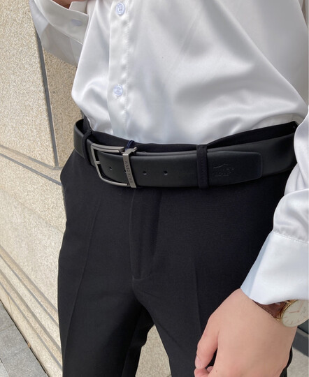 美洲野牛:"蛮不错的一款皮带,上身效果挺好看的.