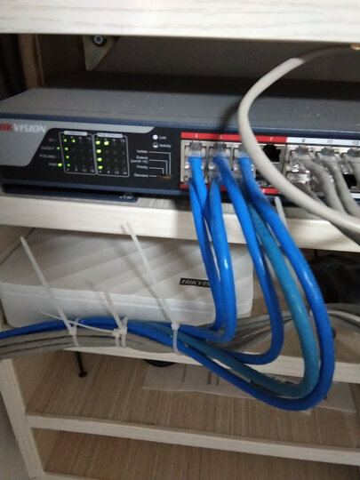 ds-7108n-f1(b):"海康威视,大品牌,品质也是一直不错,稳定.