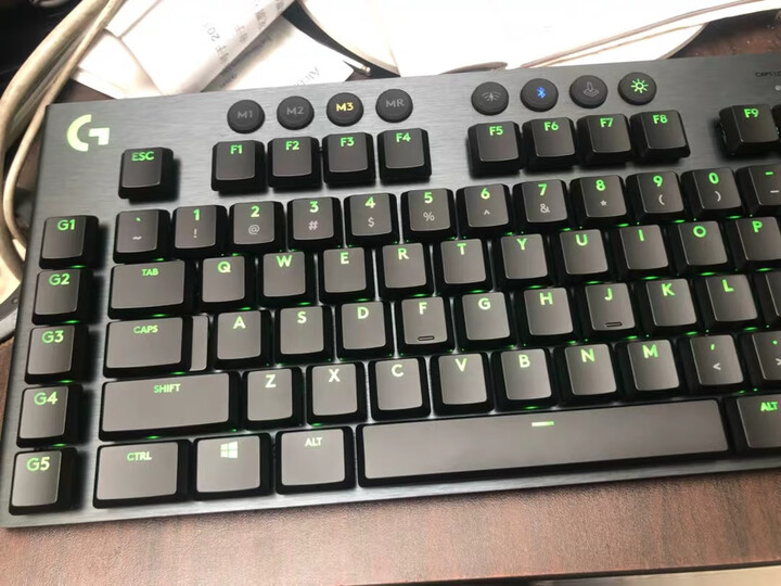 罗技(g):"耐用度:目前使用一个月,没有任何问题!罗技应该是很耐用的.