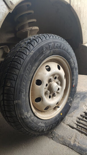 三角155r13:"外形外观:轮胎绝对是正品,和原车的一样,质量做工非常好