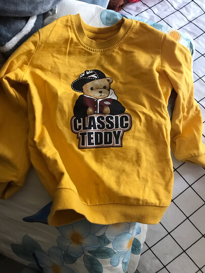 classic teddy儿童卫衣:"姜黄色 ,颜色漂亮 ,款式新颖 ,可爱的小熊