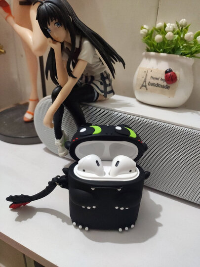 海威特airpros:"做工质感:很好,小巧玲珑,温润如玉音质音效:我这种对