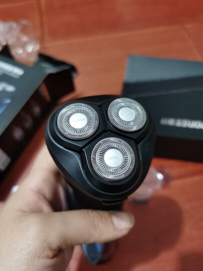 博锐(poree)ps197:"非常不错的一款剃须刀!