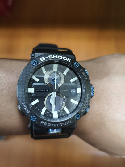 卡西欧gwr-b1000-1a1:"做工非常好,指针和大刻度都是夜光黑暗中也很