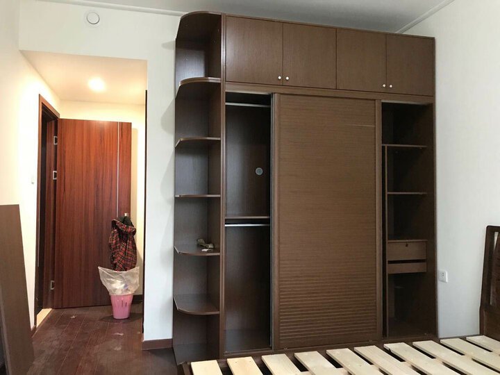 慕尼思丹(munisidan)木纹衣柜:"安装后很好大上哟,基本没什么味道