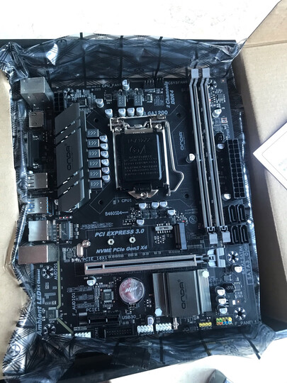 昂达b460sd4:"不错,已经是买的第三块了,没出过问题,就是bios还是传统