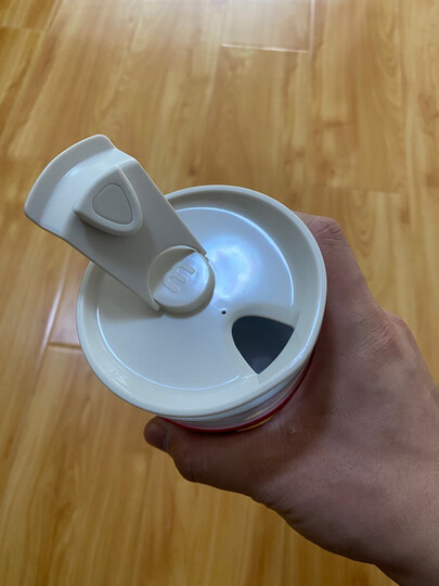 摩飞电器mr9000:"一直想买个搅拌杯用,看了其他小众品牌都不好看,无意