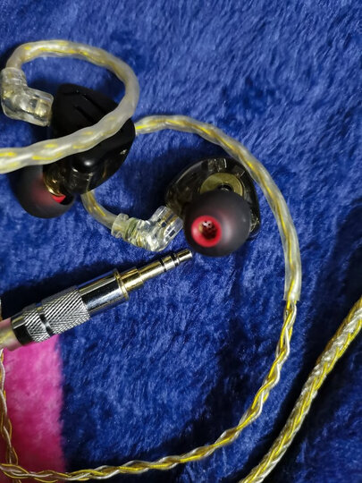 kzzax:"比zsx 12单元圈铁的的给力一点!" - 京东