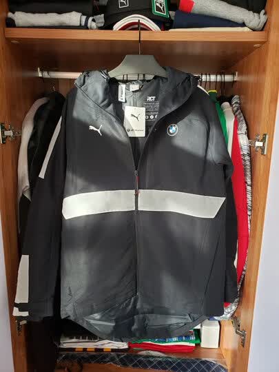 彪马(puma):"puma和bmw联名的产品一直不错,整体的版型非常好,当然