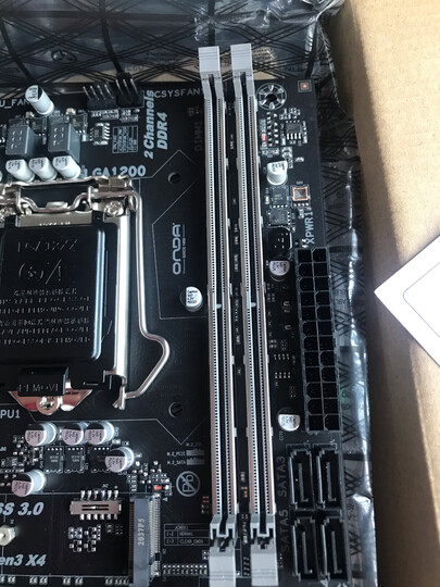 昂达b460sd4:"不错,已经是买的第三块了,没出过问题,就是bios还是传统