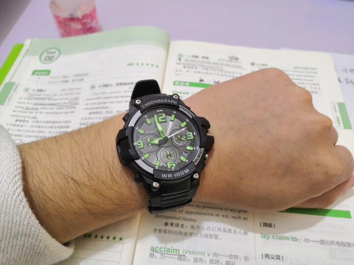 卡西欧(casio)aq-s810w-1b:"计时准确:用了两天了,计时很准确.