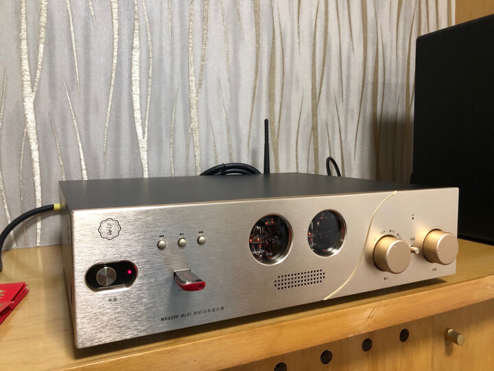 悠唐d338:"音色,音质相当不错,发烧味道十足,人声及动态都满意,随着