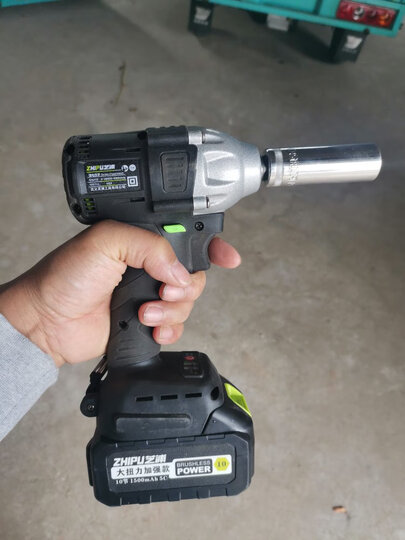 芝浦(zhipu):"客服服务很好,产品做工不错,电池续航时间长,扳手力道