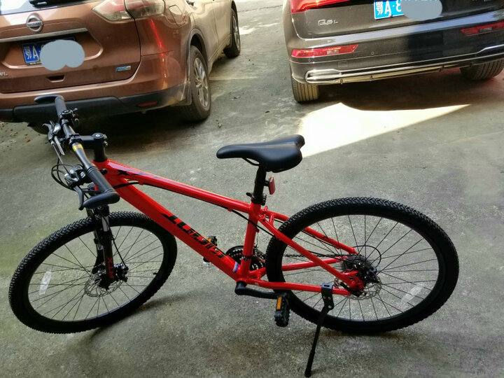 捷安特(giant)atx 620:"车油漆真的亮,这个尺寸大小非常适合我媳妇骑