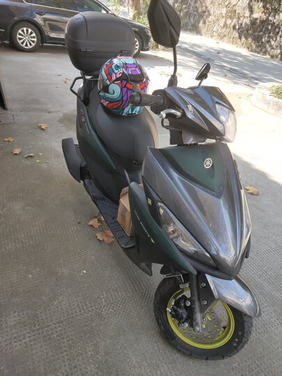 飞鹰雅马哈jym125t-2a:"油耗丧心病狂,差不多9分一公里,500公里换了次