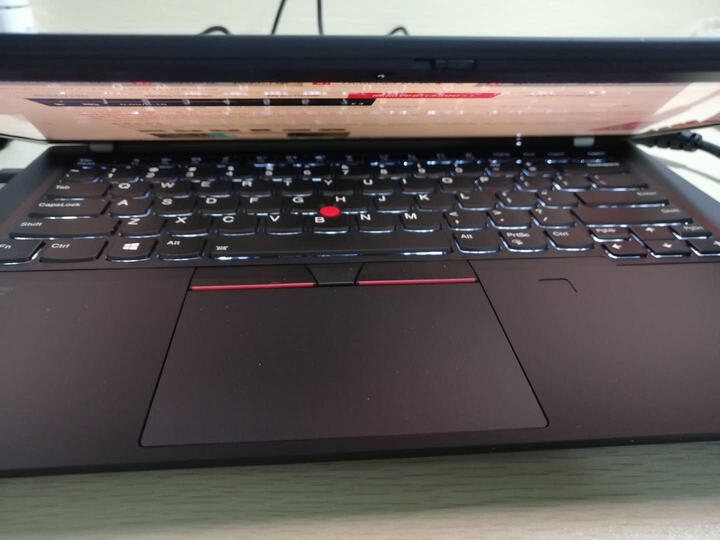 thinkpadp14s p15s:"运行速度:桌面性能很好,不运行大型软件没问的