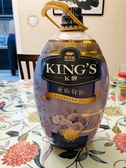 金龙鱼金龙鱼kings亚麻籽油5l:"这个油从去年开始吃,很清亮,没有怪味
