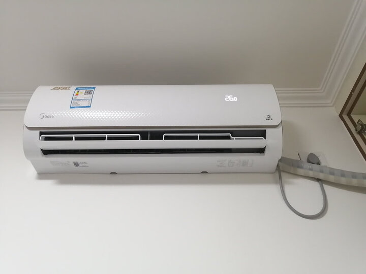 美的(midea)kfr-26gw/n8mja3:"外形外观:外观很漂亮,颜值很高,样式不