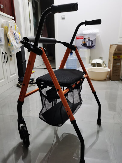 老人助行推车2020-11-13 19:45来自京东android客户端给80岁的姥姥买