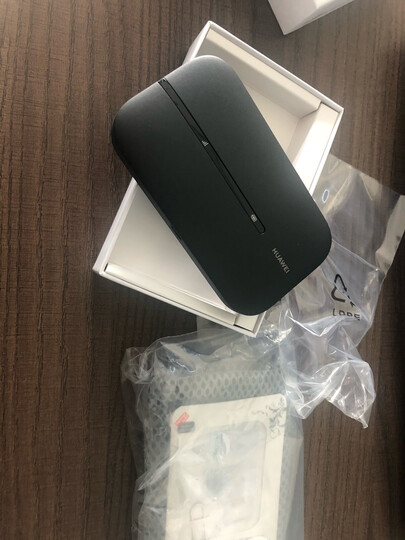 华为(huawei)e5576-855:"很精致,很小巧,比想象中更轻薄,华为名不虚传