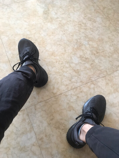 码数偏大半码,脚瘦的懂滴的!总体来说还可以,一直钟爱这个牌子!