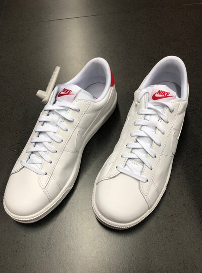 耐克(nike):"非常好看的一双鞋子,性价比超高,便宜又好看,耐克很少有