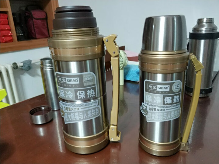 思宝(sibao):"思宝大品牌,做工没的说,装满热水后壶体不热,保温效果好