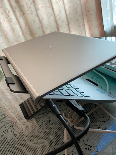 6寸dell7501笔记本, 放在桌上用不怎么舒服,考虑入手一个架子.
