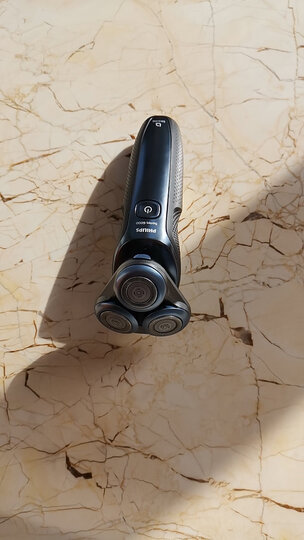 飞利浦s6688:"通过这几天的使用 新款剃须刀质量确实不错,噪音不大