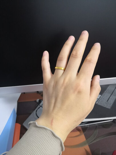 戒指款式喜欢 戴在无名指上也好看