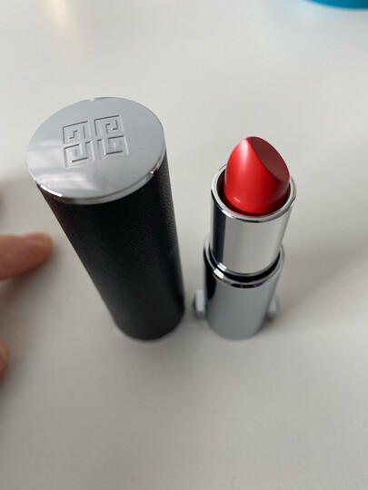 关注纪梵希的口红已