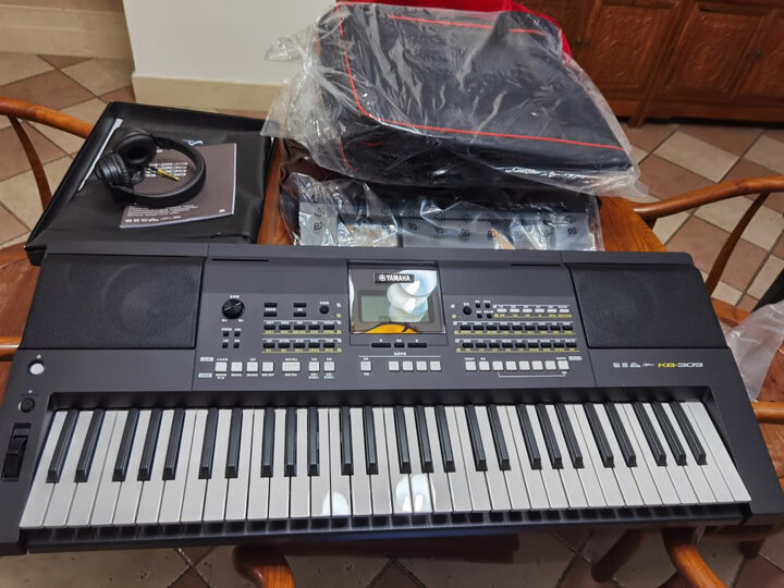 雅马哈(yamaha)kb-309:"yamah kb—309电子琴已收到,外观漂亮,做工