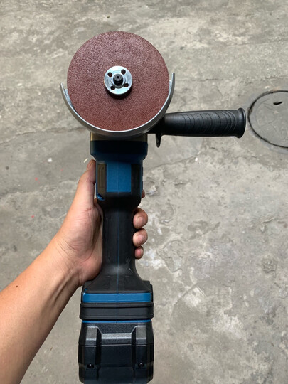 东成:"材质工艺:好,橡胶把手舒适不易滑手功能设计:好方便操作控制