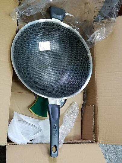 德纳斯(deluxe):"这款锅质量很好,分量也很足,做工挺好的,样式也挺