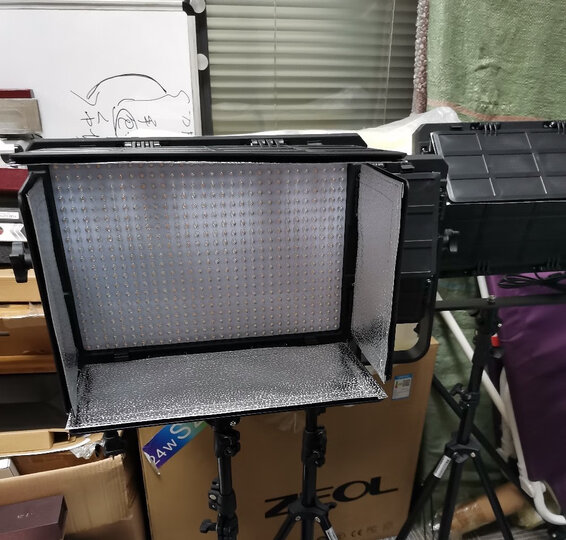 锐鹰(falconeyes):"用来拍摄产品,已装好还没用,习惯好评." - 京东