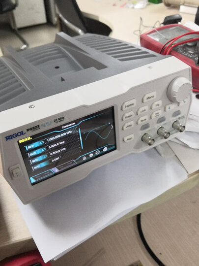 rigol:"信号发生器很快收到了,外表看上去不错,挺好的" - 京东