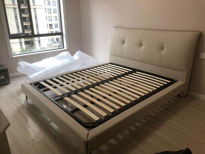 慕思慕思进口牛皮实木床:"软包很舒服,排骨架看着也很稳,床头靠背软硬