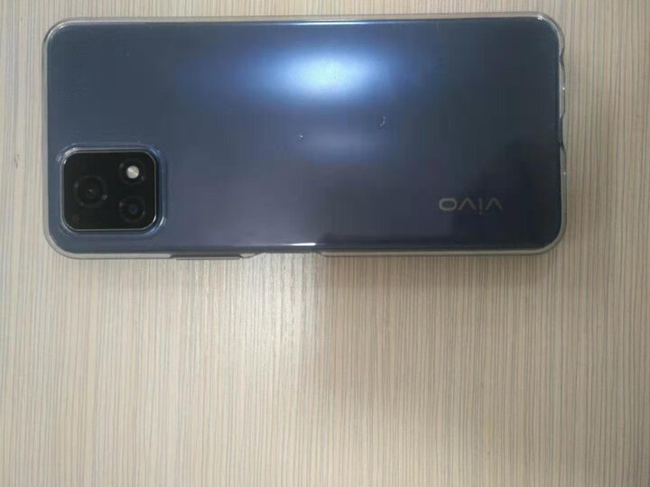 给家里老人买的,充分满足日常的使用,一直使用vivo牌子的手机,很信赖!