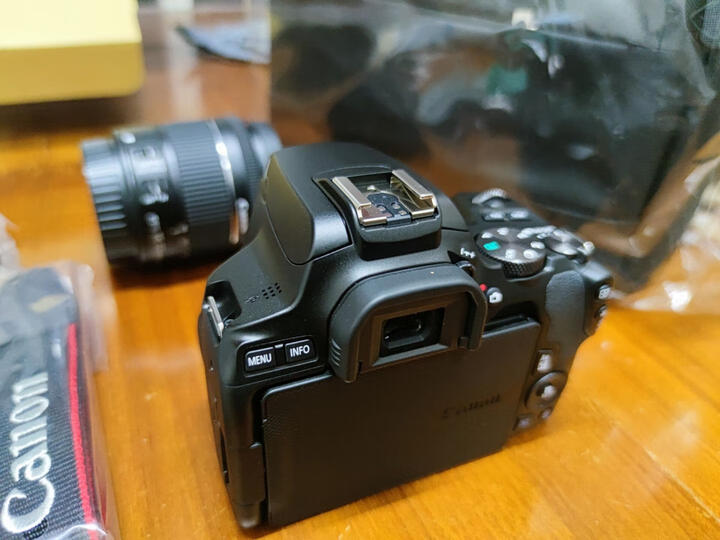 佳能(canon)佳能eos 200d ii 二代 2代 单反相机:"东西是正品,忍了