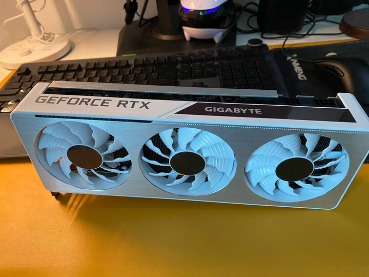 技嘉gv-n3070vision oc-8gd:"颜值挺高" - 京东