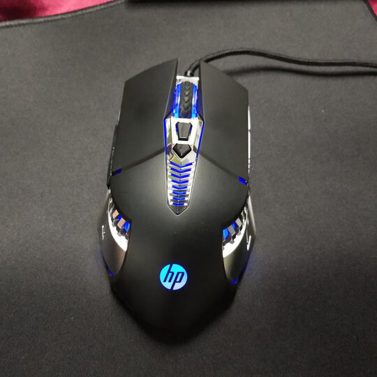 惠普(hp)g160:"两种颜色我都很喜欢,纠结了会选择黑色,感觉很帅气,灯